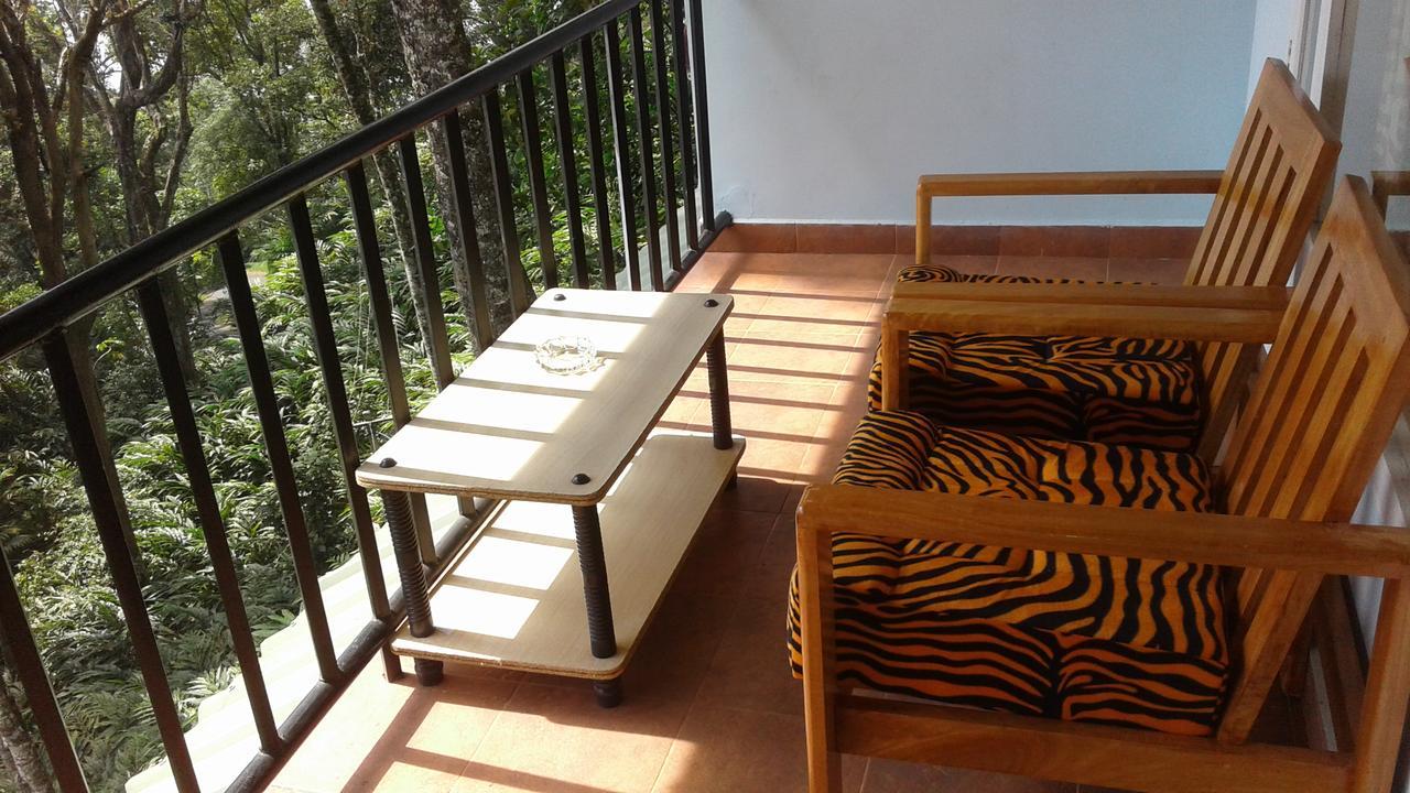 Eagle Mountain Munnar Acomodação com café da manhã Exterior foto